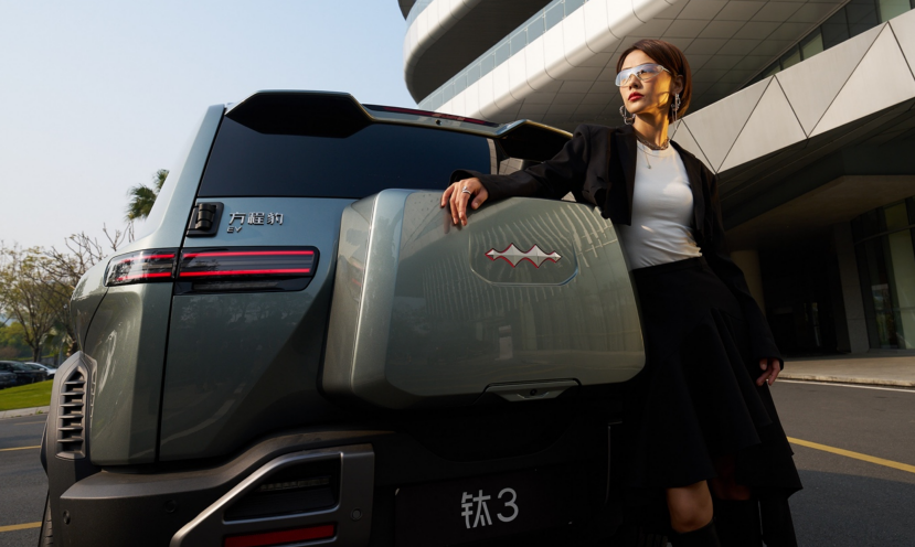 云开全站·appkaiyun官网：2024年全球智能眼镜出货量突破200万台，同