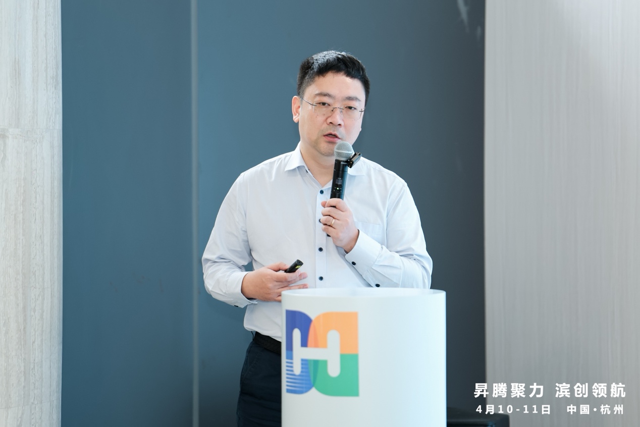 华为云新突破：CloudMatrix超节点数万规模上线，终结云端结算焦虑！