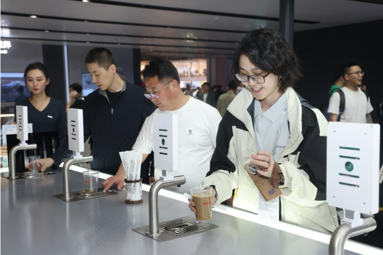 谷歌 AI 聊天机器人 Gemini 月活破亿，与 ChatGPT 等竞品仍有距离