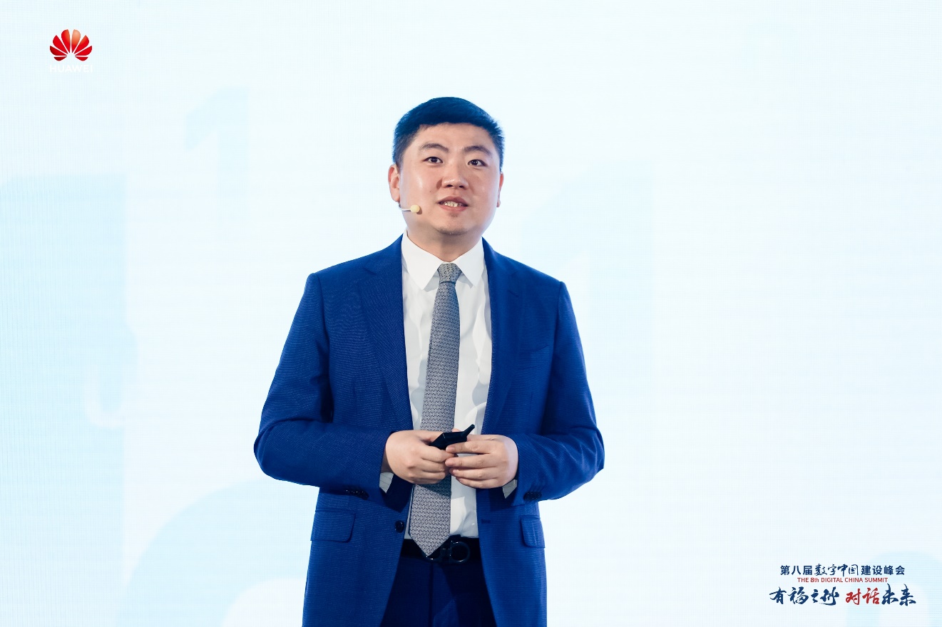 AI智能体翻番：智能爆炸即将来临，新摩尔定律引领未来