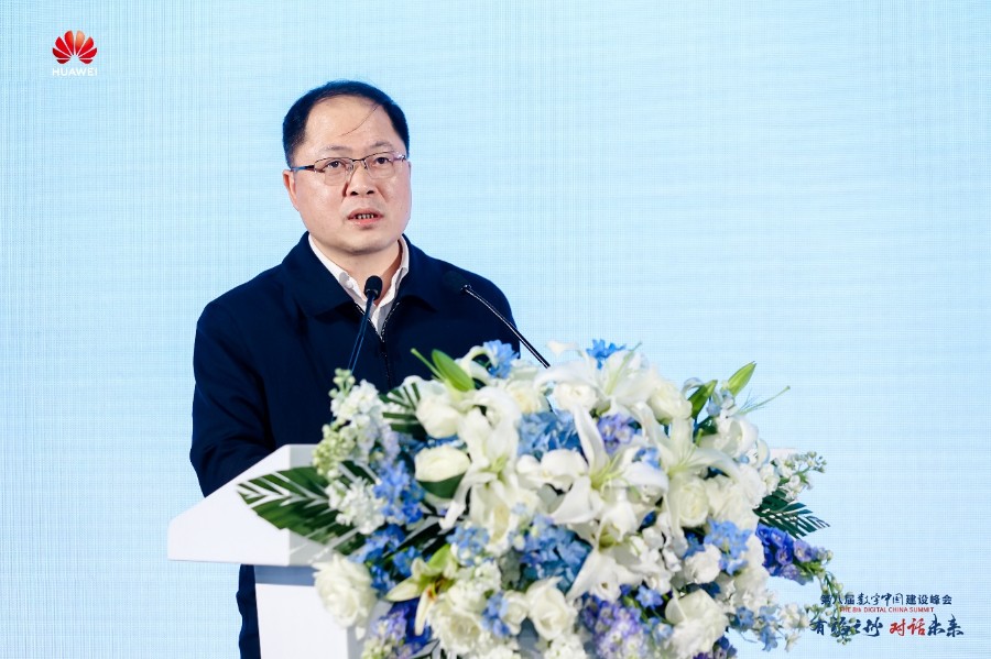 微软CEO纳德拉：AI将成代码主力军，未来编程或将颠覆传统认知